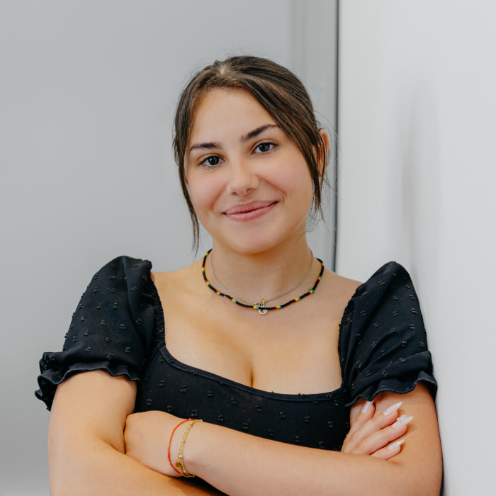 Adriana Gaspar-Baptista lächelnd